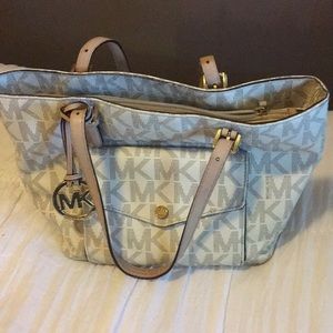 Vanilla Michael Kors handbag